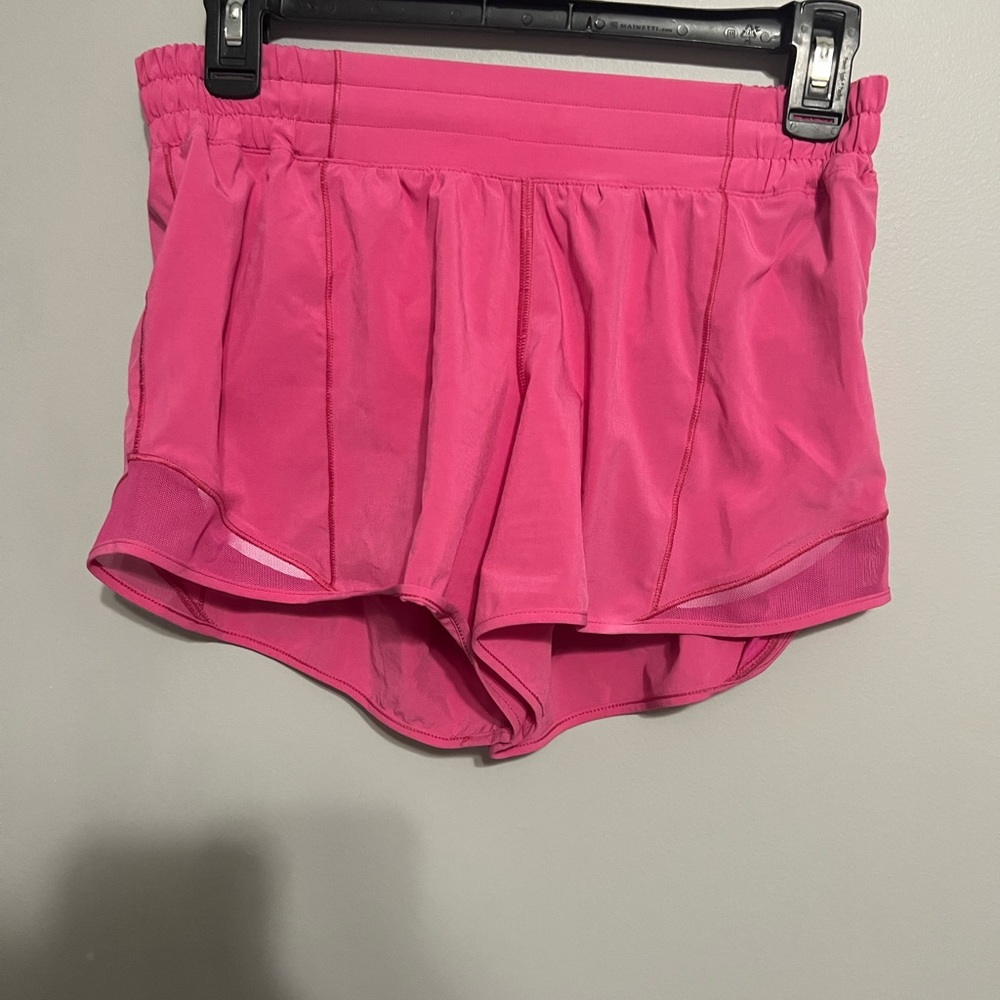 Lululemon hotty hot shorts sonic pink
